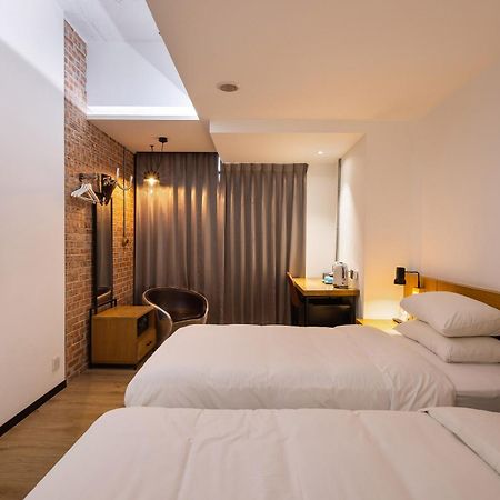 Bluesky Hotel Taizhong Zewnętrze zdjęcie