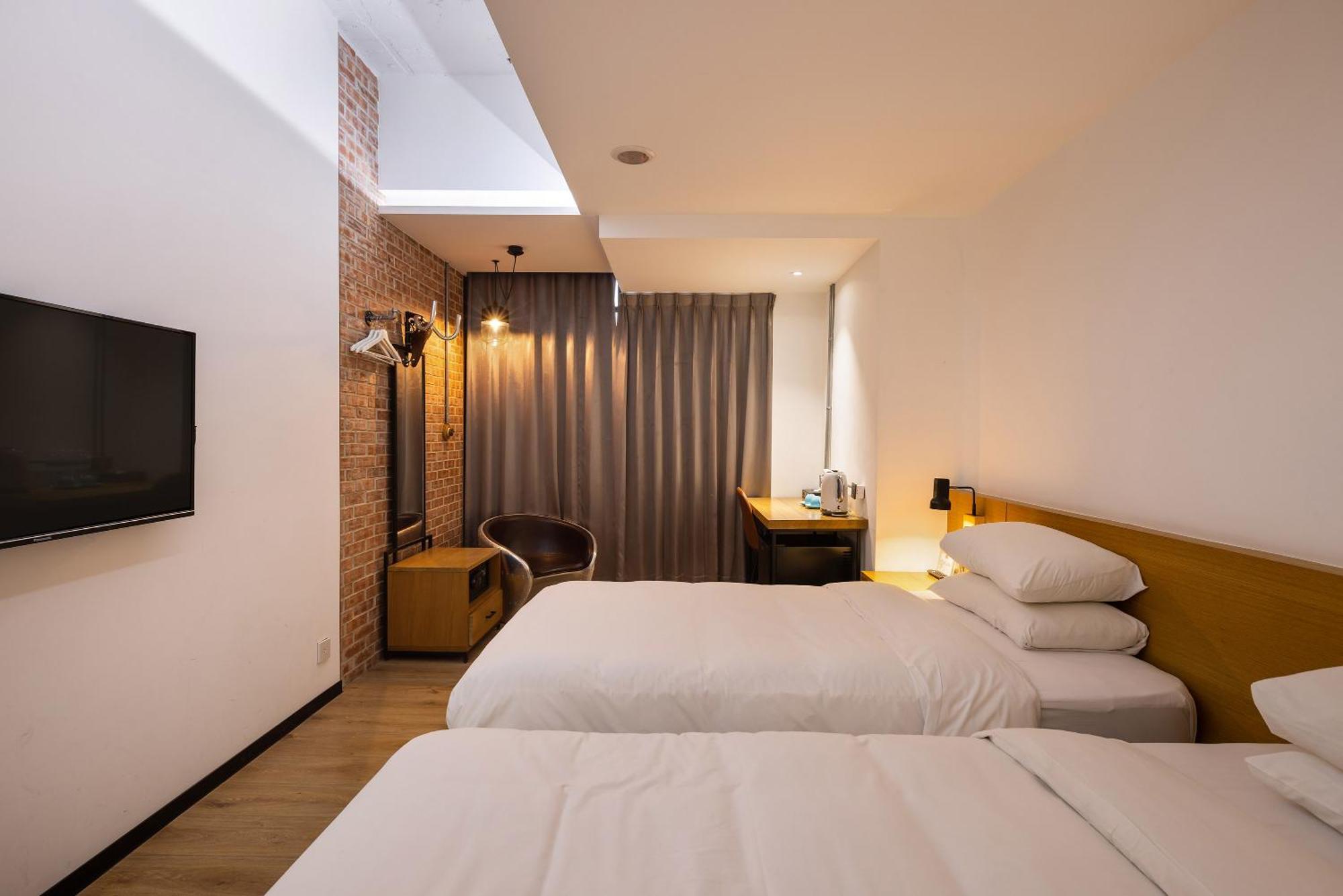 Bluesky Hotel Taizhong Zewnętrze zdjęcie