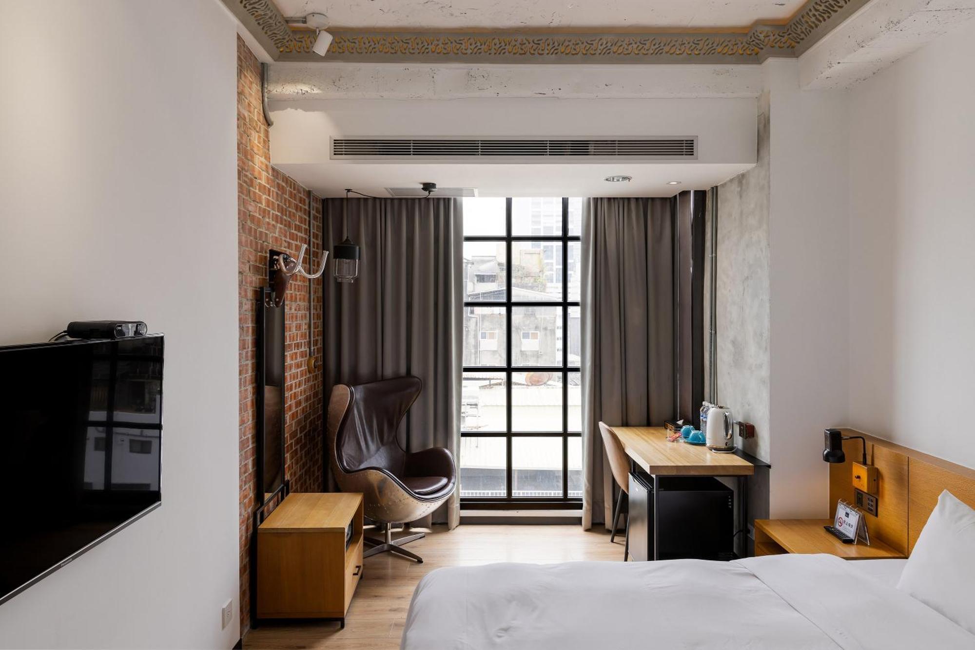 Bluesky Hotel Taizhong Zewnętrze zdjęcie