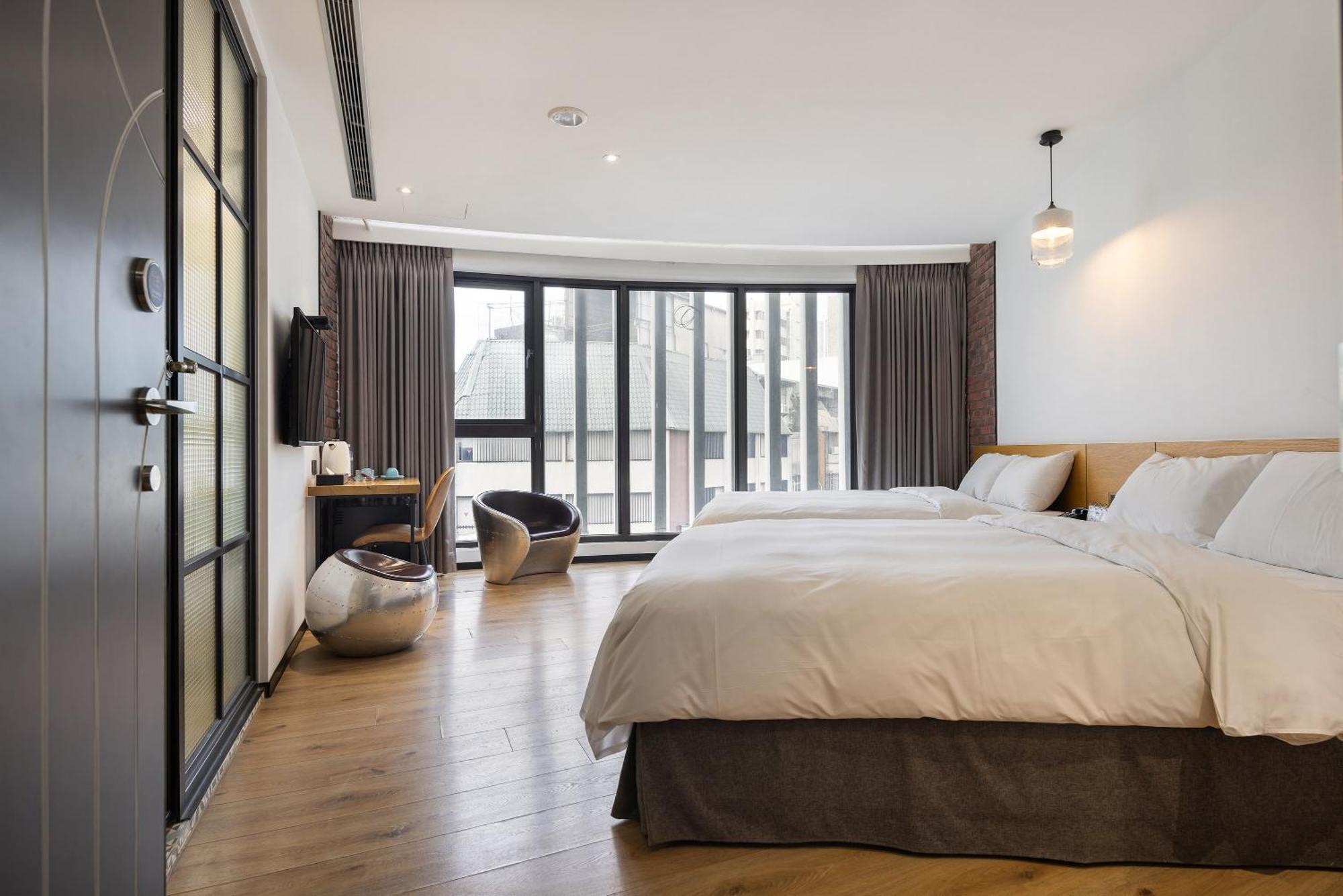 Bluesky Hotel Taizhong Zewnętrze zdjęcie