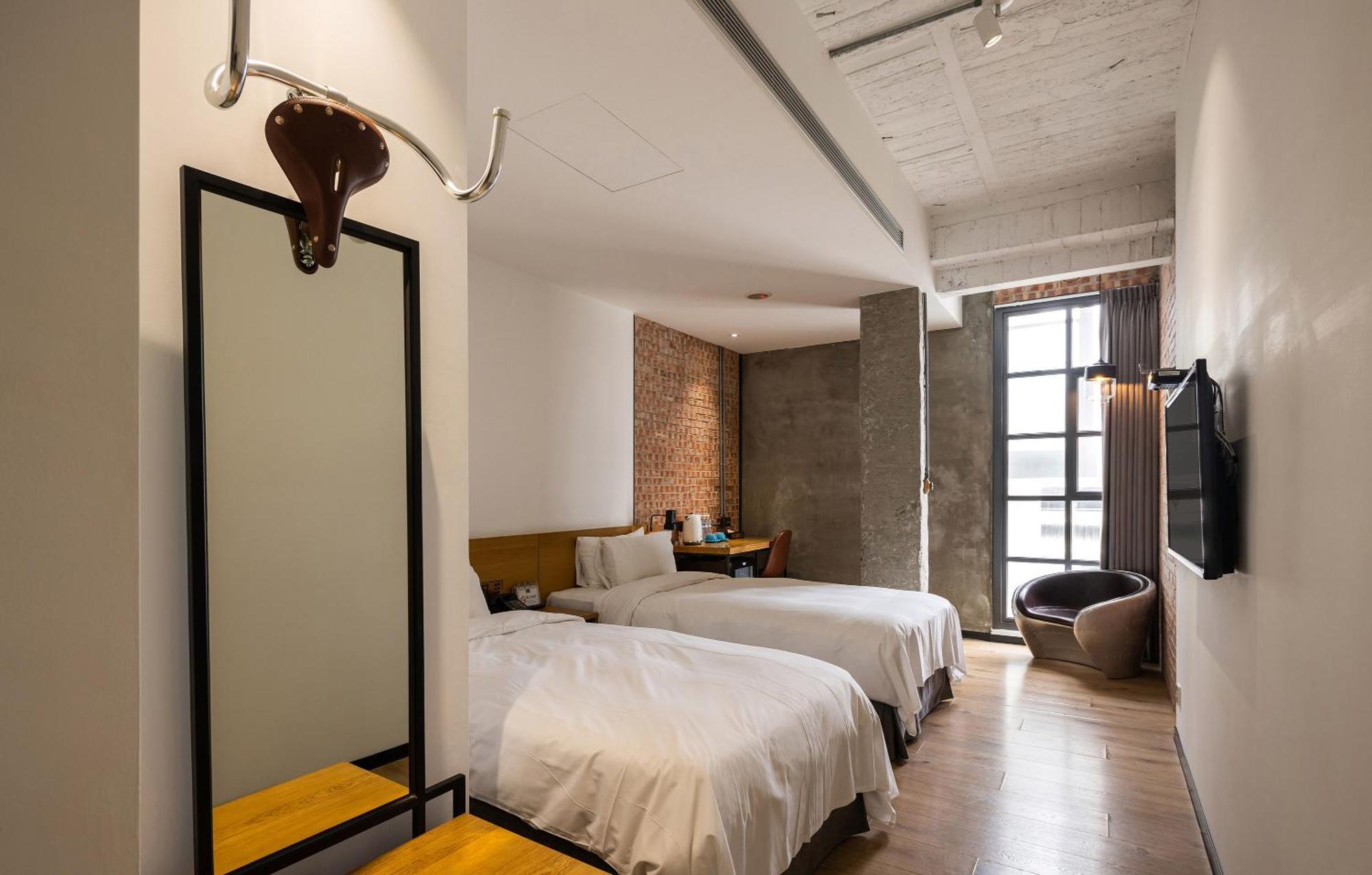 Bluesky Hotel Taizhong Zewnętrze zdjęcie