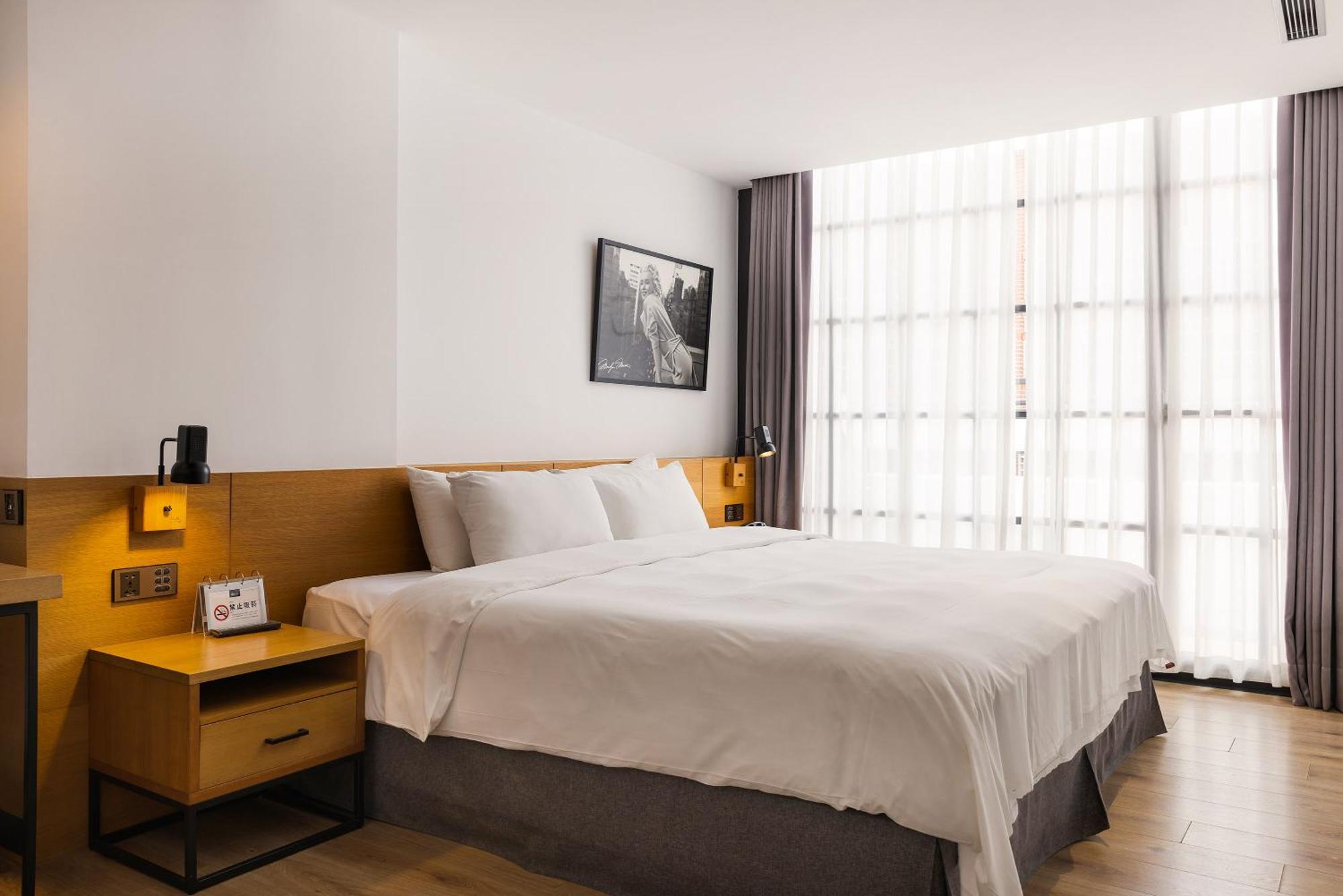 Bluesky Hotel Taizhong Zewnętrze zdjęcie