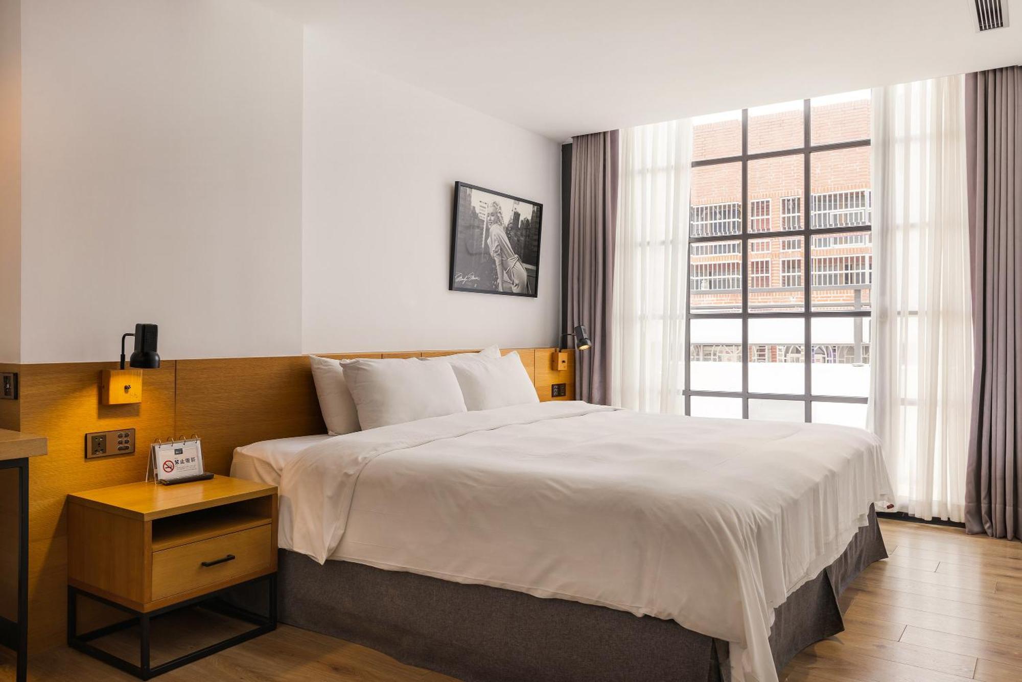 Bluesky Hotel Taizhong Zewnętrze zdjęcie