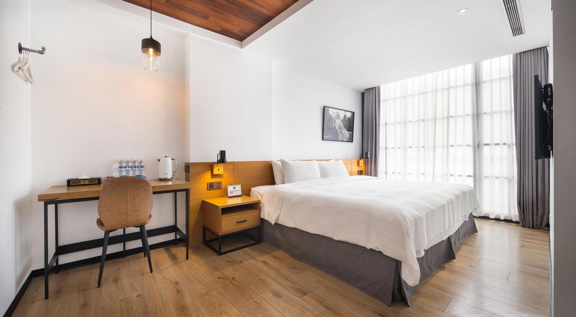 Bluesky Hotel Taizhong Zewnętrze zdjęcie