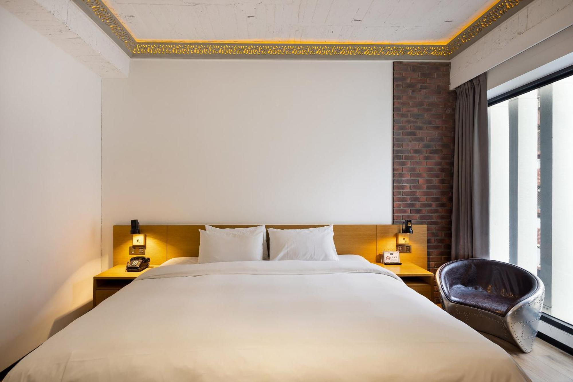 Bluesky Hotel Taizhong Zewnętrze zdjęcie