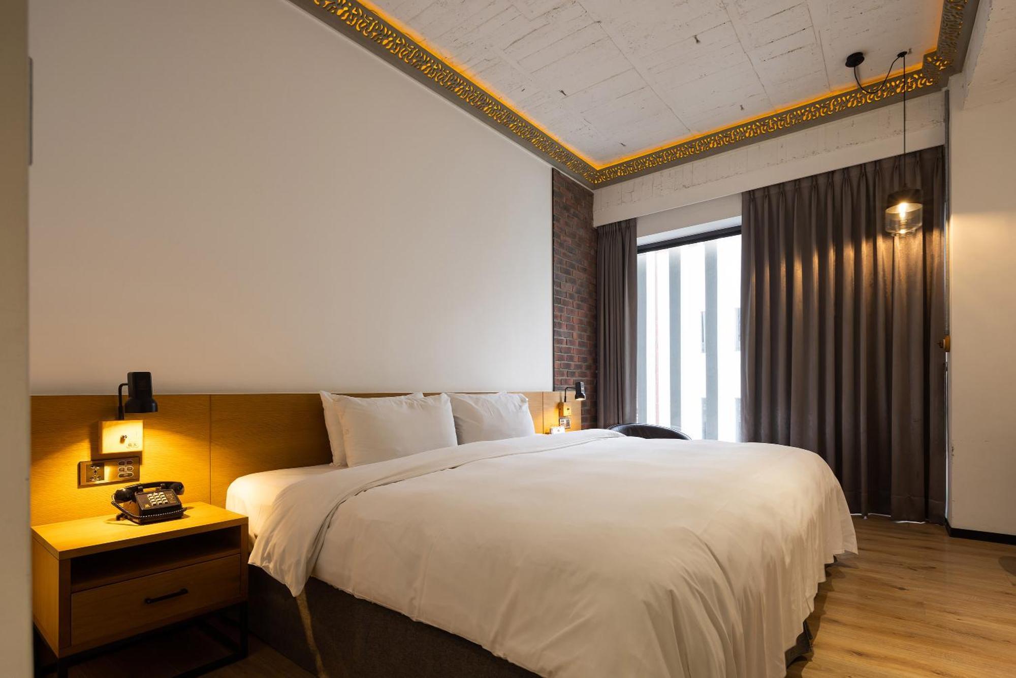 Bluesky Hotel Taizhong Zewnętrze zdjęcie