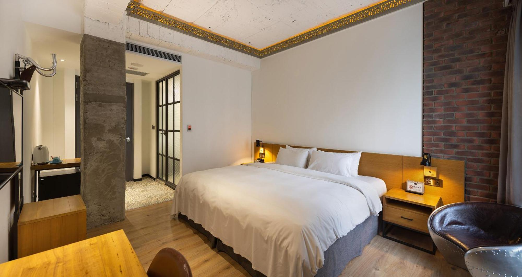 Bluesky Hotel Taizhong Zewnętrze zdjęcie