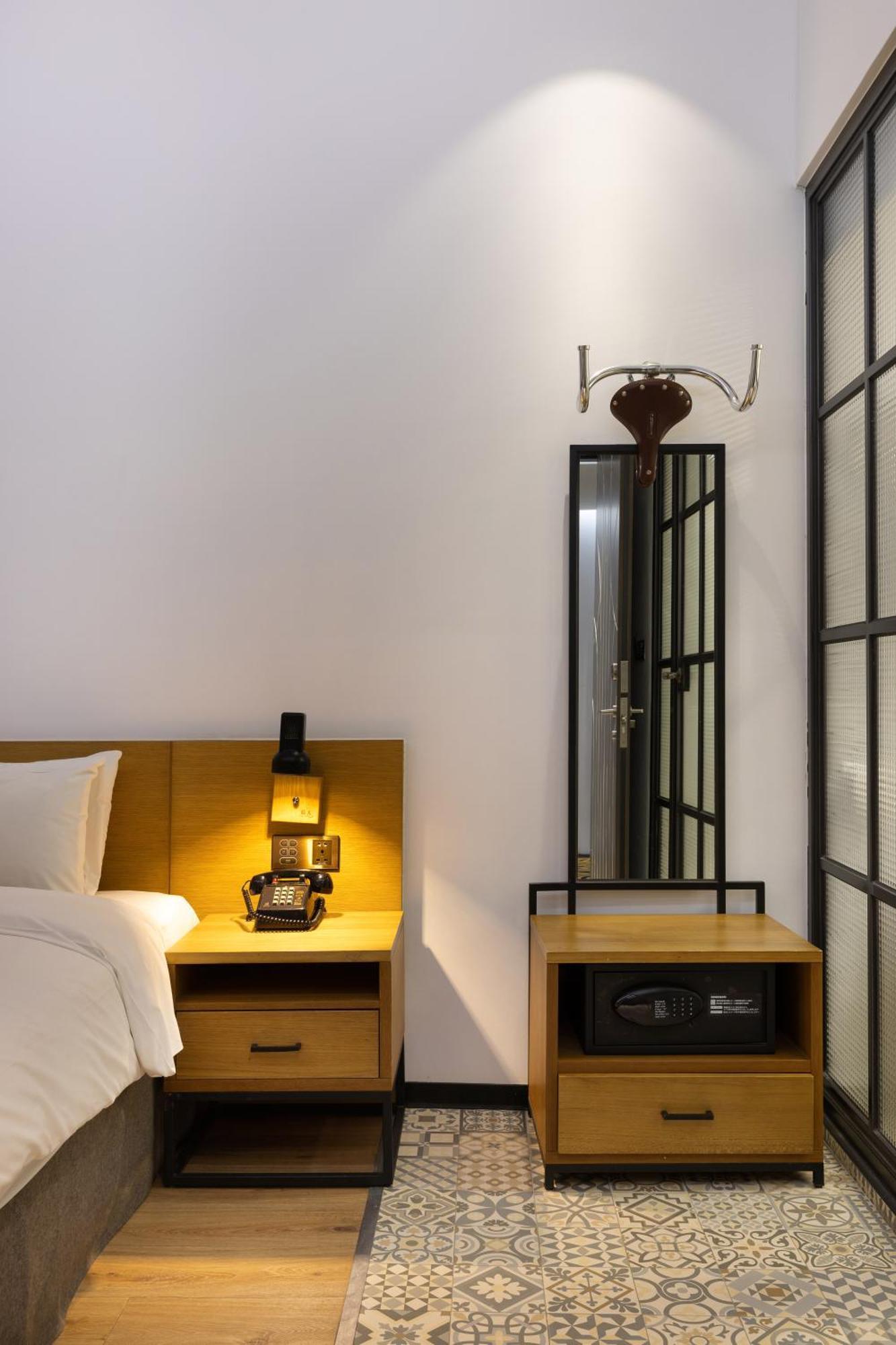 Bluesky Hotel Taizhong Zewnętrze zdjęcie