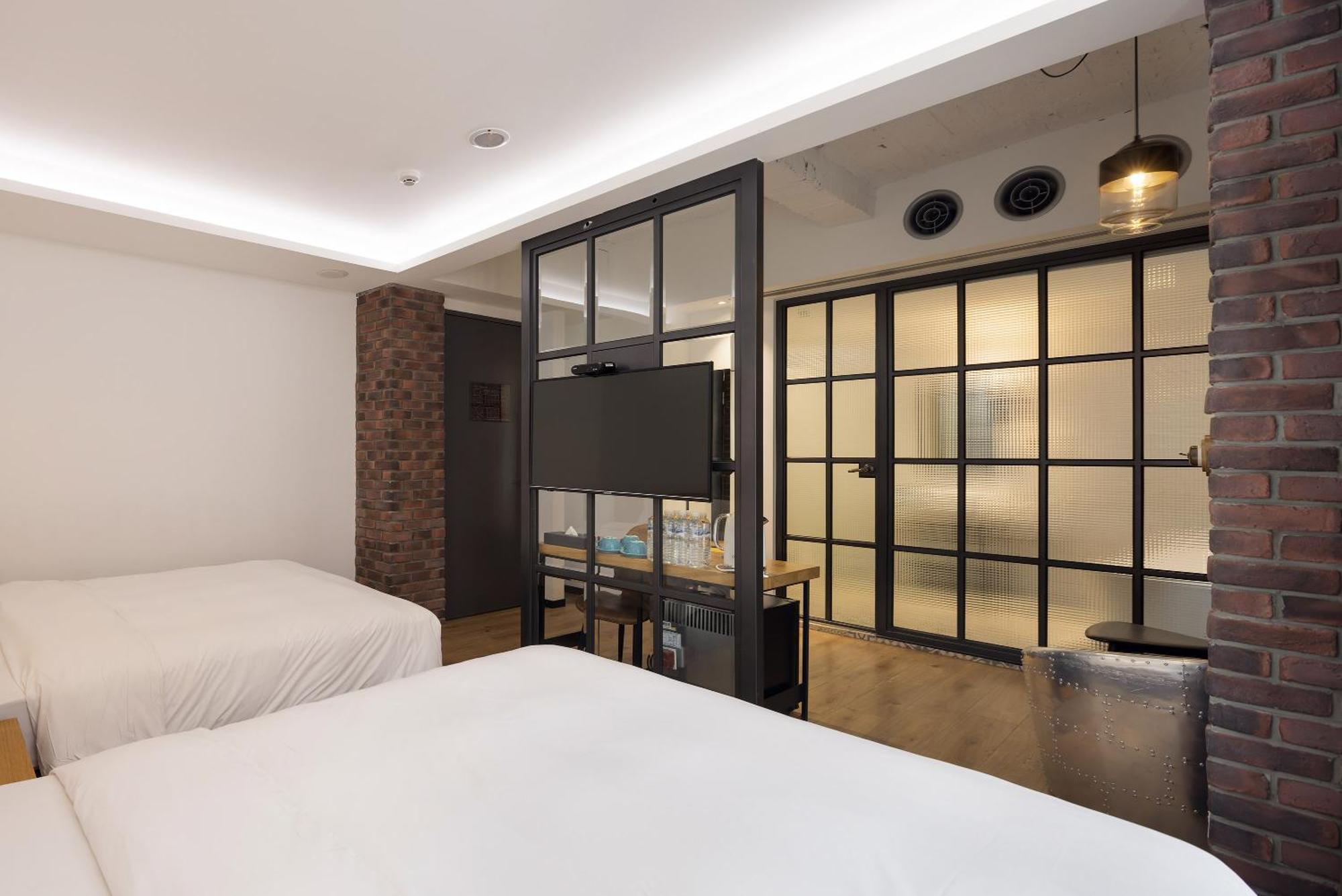 Bluesky Hotel Taizhong Zewnętrze zdjęcie